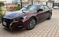 نيسان ألتيما